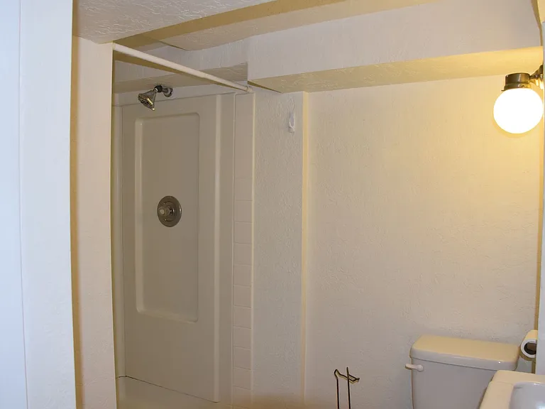 864 E Bryan Ave — Photo 11
