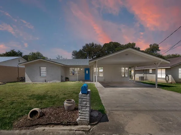 1107 Donna Kay Dr, Kerrville, TX 78028