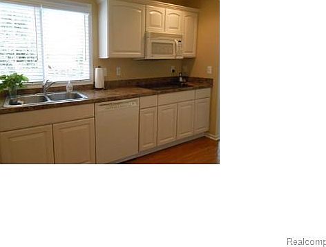 5th image of 519 Brooks Hollow Ct