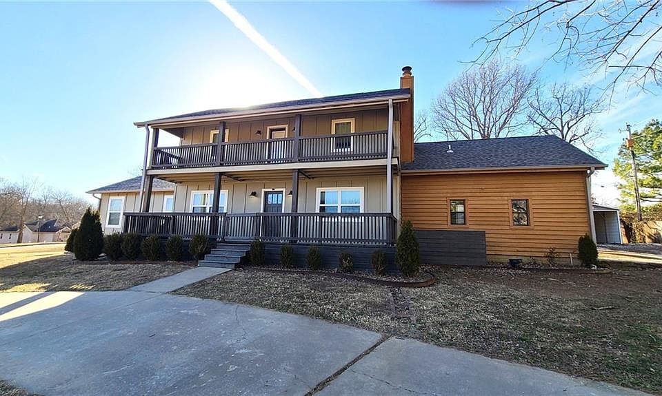 1st image of 4018 E Caston Dr