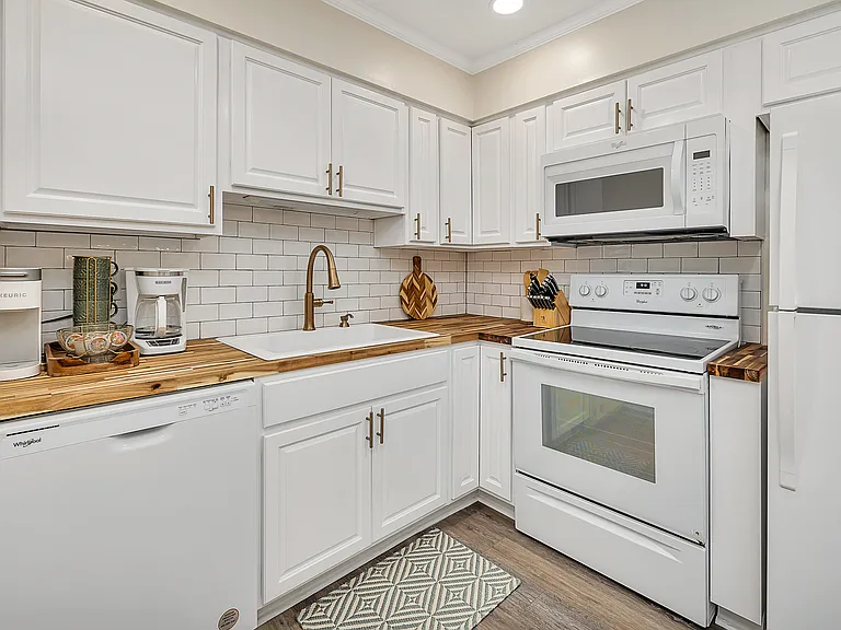 850 Mallery St #F6 — Photo 2