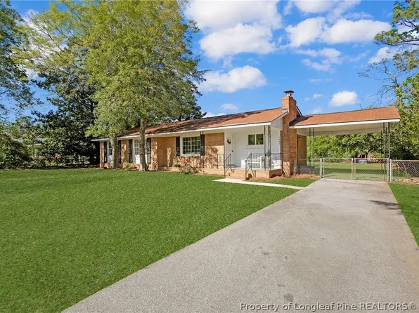 1445 Keswick Dr, Fayetteville, NC 28304