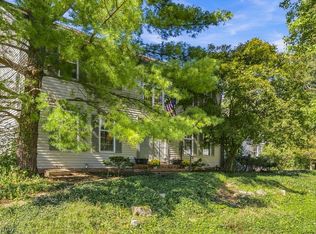 492 E Pioneer Trl, Aurora, OH 44202