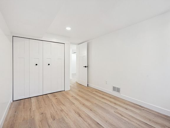 5th image of 5340 Edsall Rd