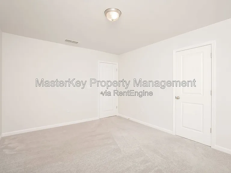 804 McKenzie Park Ter — Photo 23
