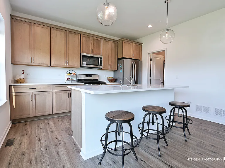 2490 Olivia Ct — Photo 8
