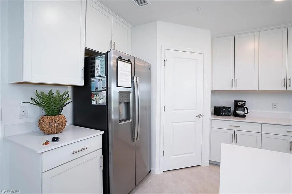 3 bed, 2.0 bath, 1741 sqft, $4,490 — Photo 3