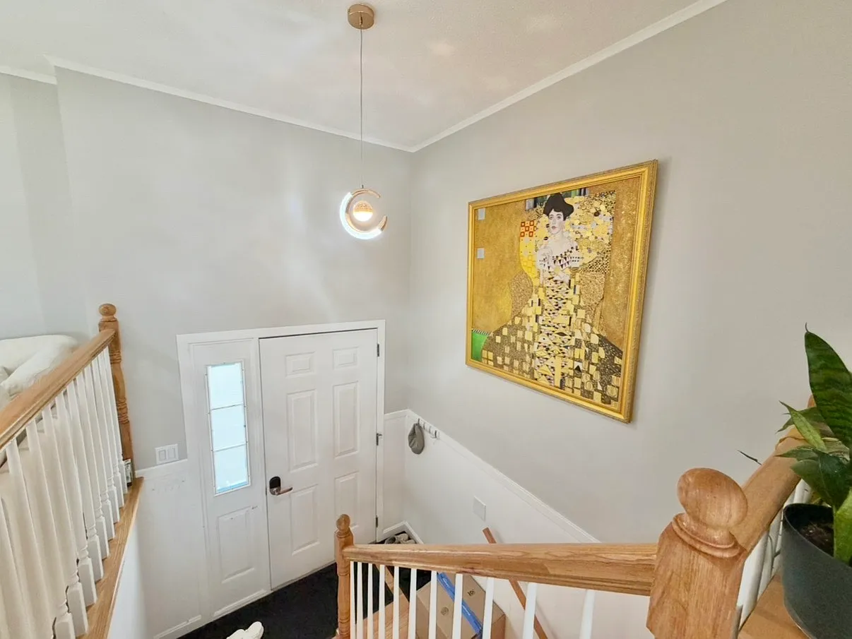 4 bed, 2212 sqft, $5,000 — Photo 2