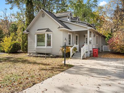 2360 Lakena Rd, West Bloomfield, MI, 48324
