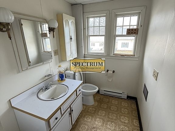 4th image of 163 Silver St #1