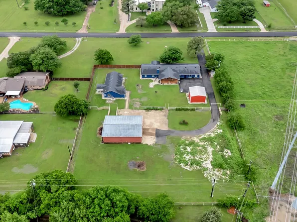 26 Rancho Dr N, Fort Worth, TX 76244