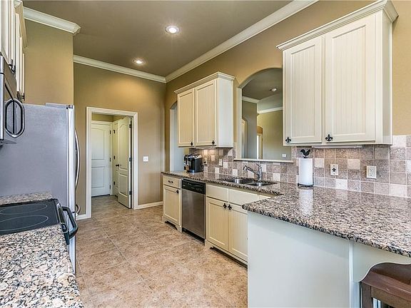 3rd image of 3504 SW Riverwood Pl