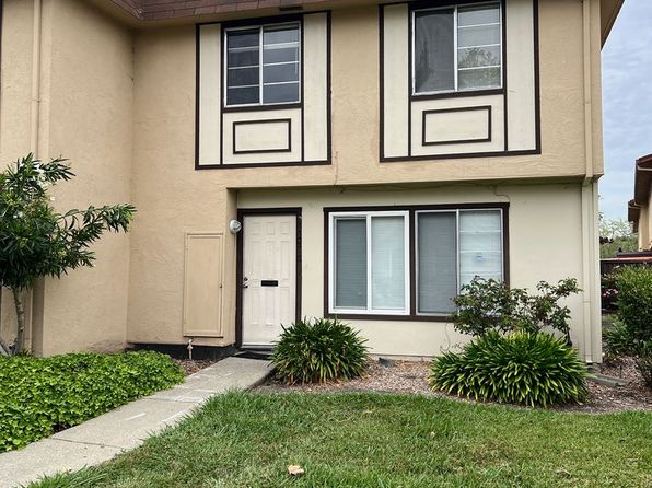 27800 Hummingbird Ct