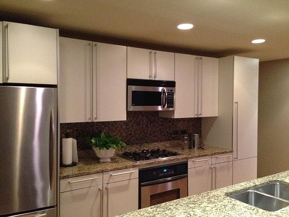 3rd image of 1422 N La Salle St #407