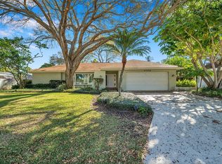 8789 Maplewood Rd, Seminole, FL 33777
