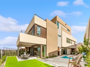26 Heron Harbour Dr, Henderson, NV 89011