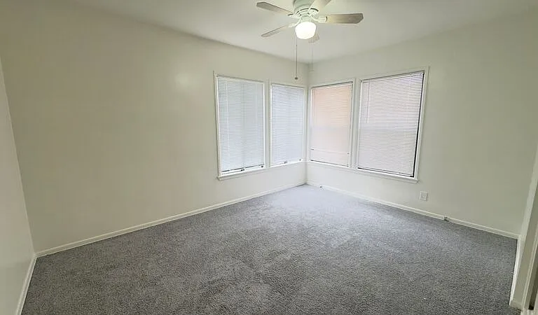 10131 Memphis Ave — Photo 9