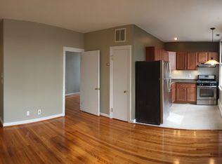 320 Greenup St APT 3, Covington, KY 41011