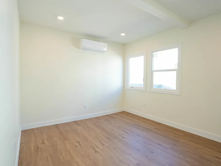 1038 S Westmoreland Ave #1 — Photo 9