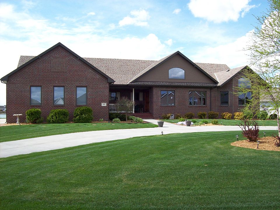 Front view of home