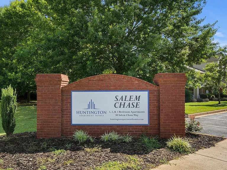Salem Chase Apartments — Photo 15