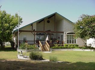 2412 Rock Creek Dr, Kerrville, TX 78028