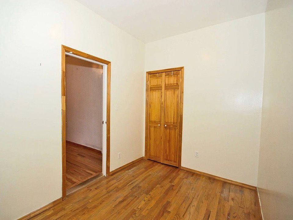 2nd image of 318 6th St APT 2