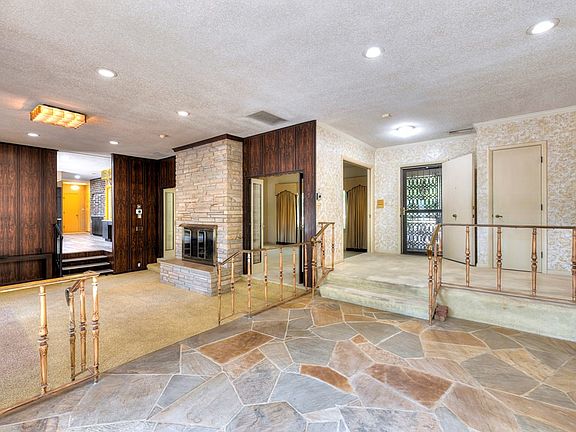 4th image of 2225 Marwood Dr