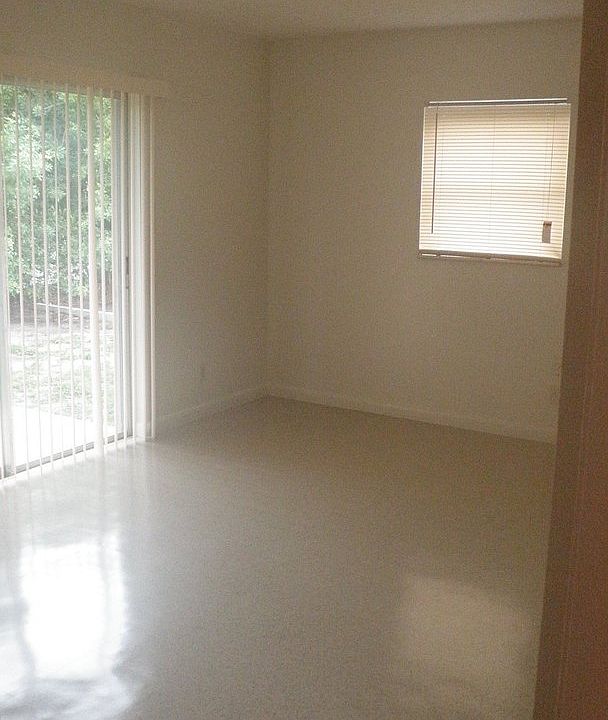 2nd image of 246 Cypress Ln #C05