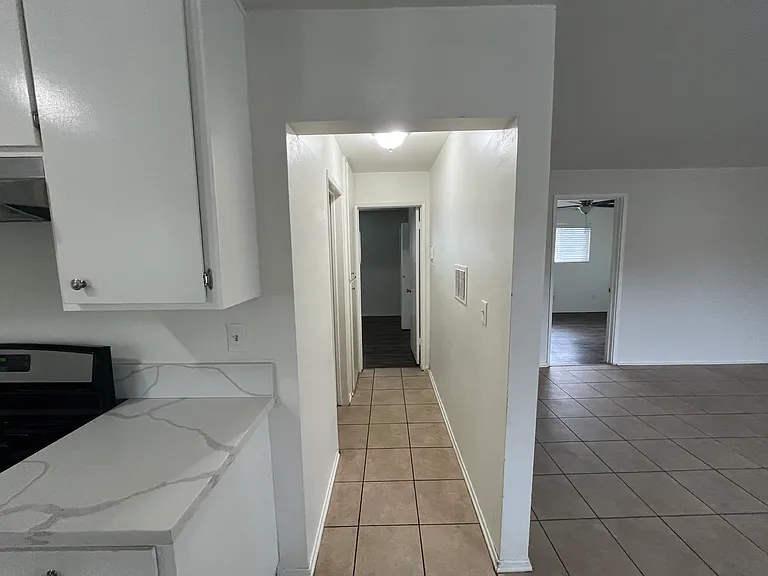 6544 S Pickering Ave #E — Photo 14
