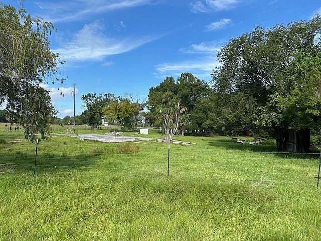 1st image of 1851 NE 48th Avenue