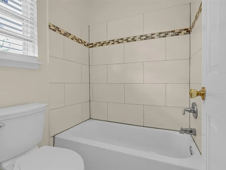 10606 Beckfield Dr — Photo 32