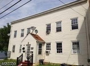 12 Charles St, Carteret, NJ 07008