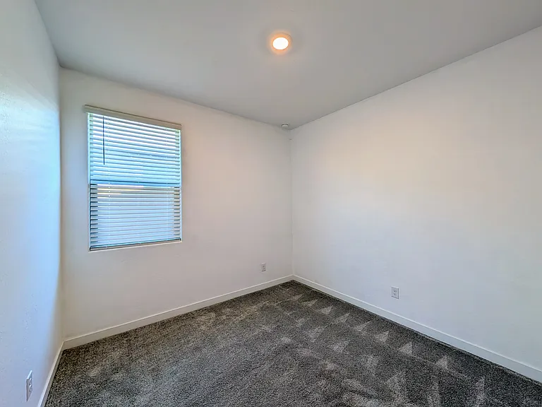9509 W Sells Dr — Photo 18