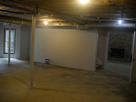app. 2000 sq ft basement