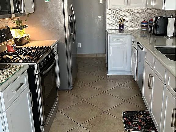 4th image of 15506 W Mauna Loa Ln