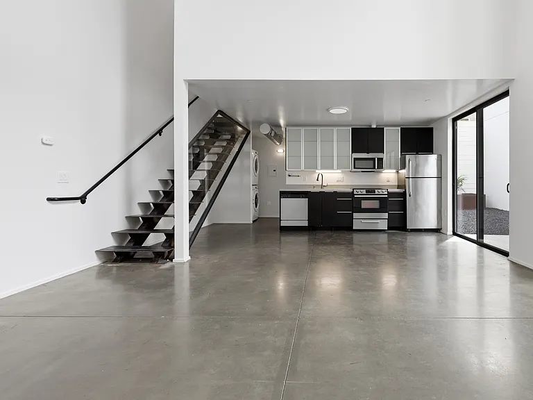 1737 Chalmers St #106E — Photo 7