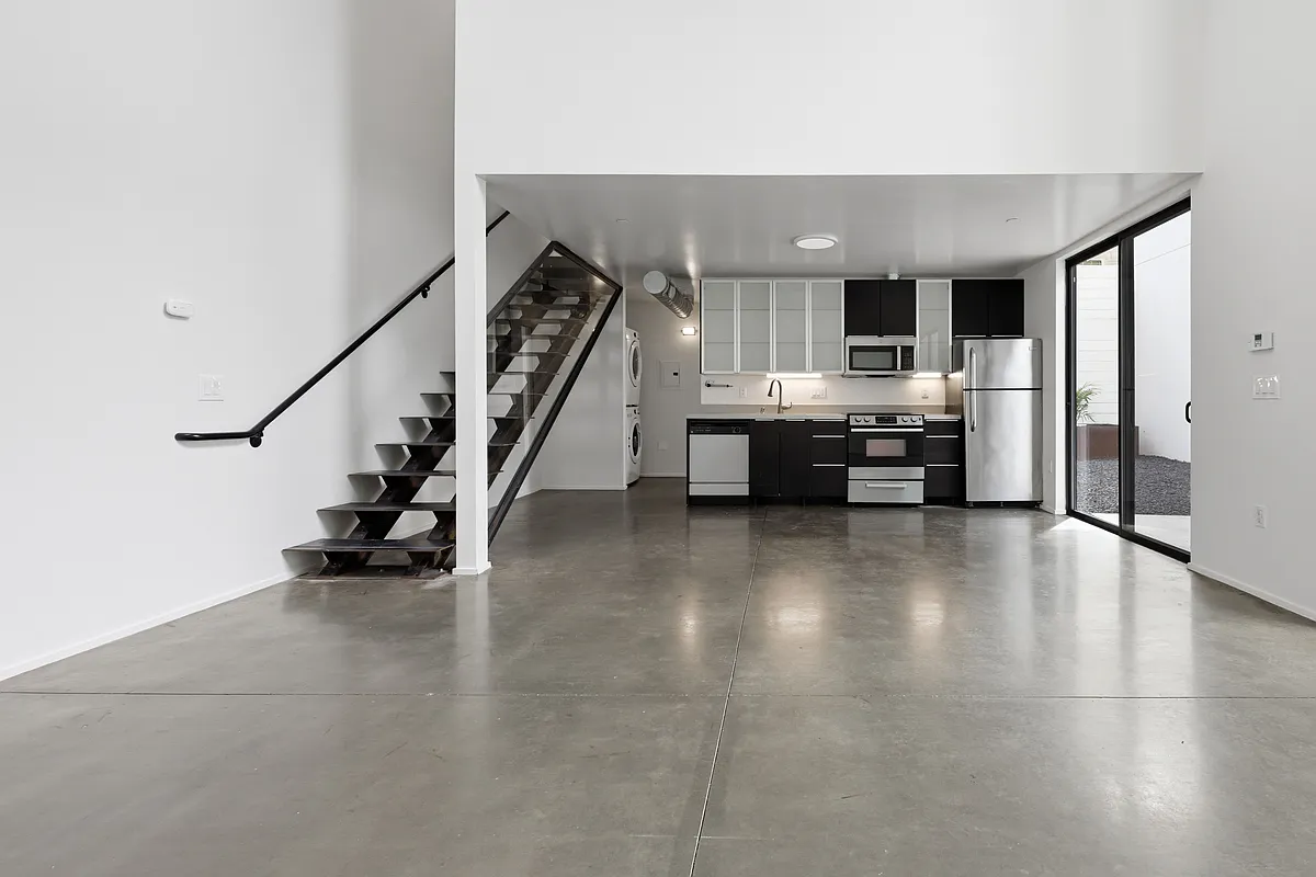 Building Photo - 1737 Chalmers St #106E
