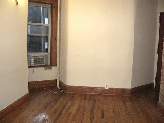 Rented by Urban Real Estate Property Group Inc | media 27