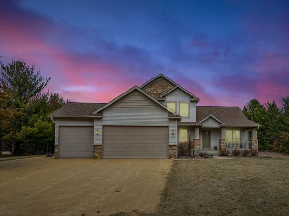 1012 Arctic Trl, Roberts, WI 54023