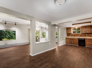 826 NE 202nd St UNIT B, Seattle, WA 98155