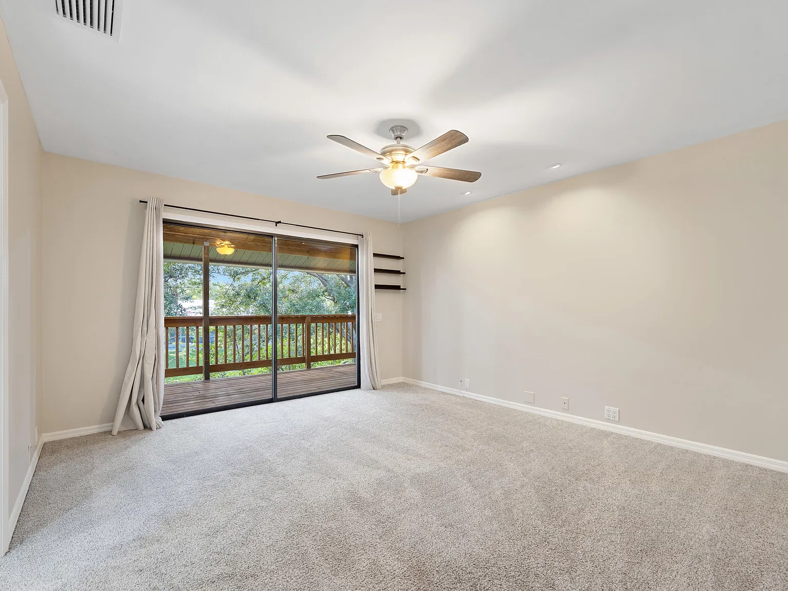 2 bed, 2.0 bath, 1240 sqft, $2,550 — Photo 4