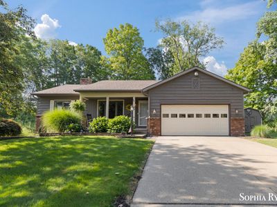 86 Carl Dr NE, Ada, MI, 49301