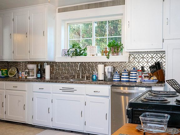 5th image of 232 Lake St