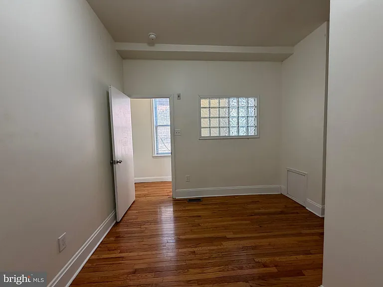 922 S 49th St #-1 — Photo 15