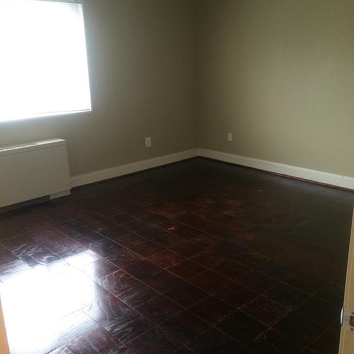 2nd image of 1005 Chillum Rd APT 409