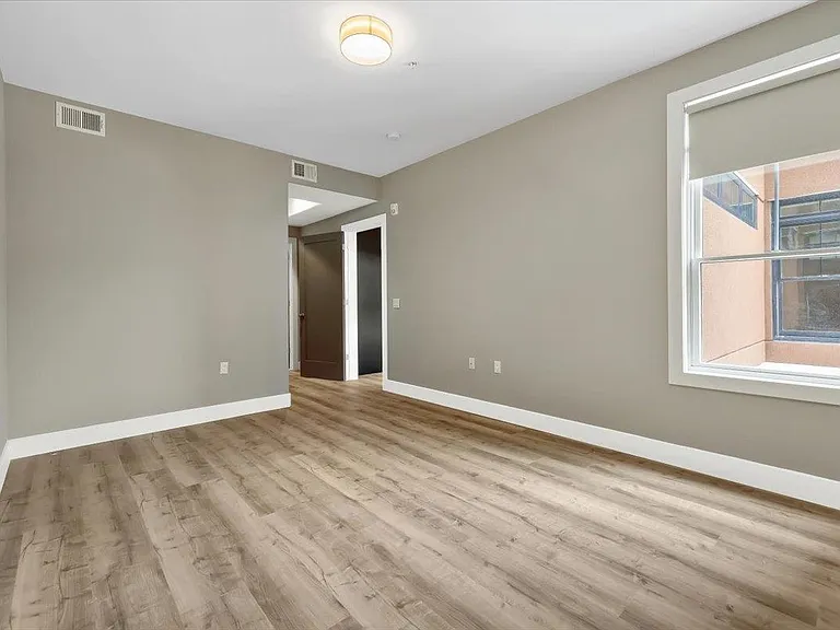4237 Bergen Tpke #4B — Photo 9
