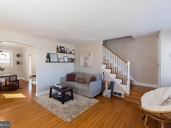 4th image of 1040 Cobbs St