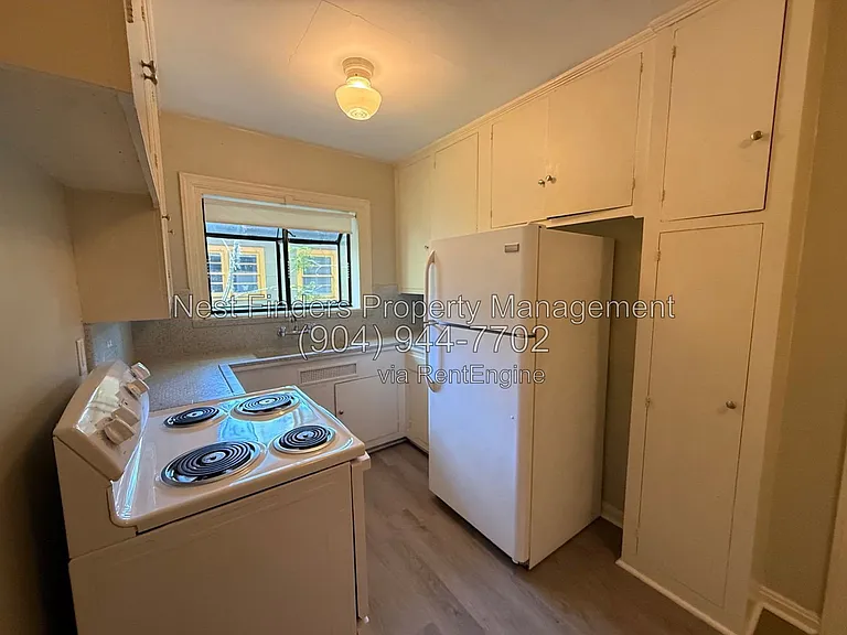 3553 Oak St #3 — Photo 5