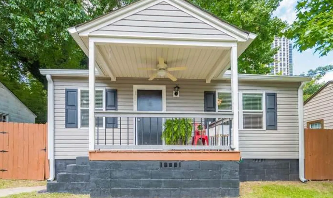 2 bed, 910 sqft, $2,450 — Photo 1